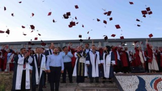 Kırkağaç MYOda mezuniyet coşkusu