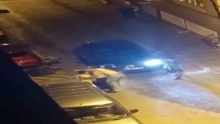 Kız arkadaşlarıyla kavga etti, sokak boks ringine döndü