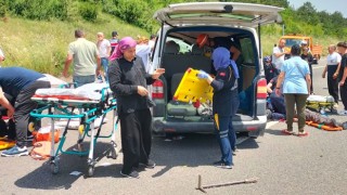 Kontrolden Çıkan Minibüs Takla Attı: 1 Ölü, 10 Yaralı