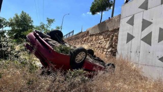 Kontrolden çıkan otomobil şarampole uçtu: 1i ağır 3 yaralı