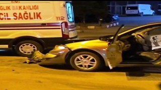 Konyada 2 otomobil çarpıştı: 2 yaralı