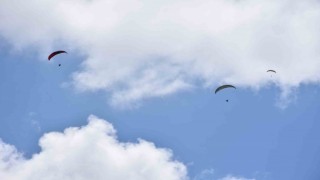 Konyada İç Anadolu Bölgesi Türkiye Yamaç Paraşütü Hedef Şampiyonası yapıldı