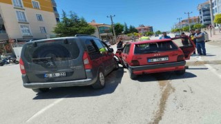Konyada otomobil ile hafif ticari araç çarpıştı: 5 yaralı