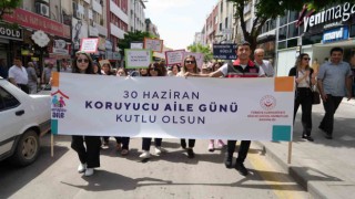 Koruyucu Aile Günü için Kırıkkalede anlamlı yürüyüş