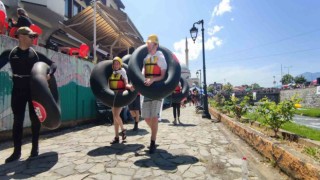 Kosovada şambrel ile rafting heyecanı