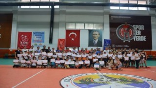Köyceğizde Geleneksel Çocuk Oyunları Şenliğinde eğlenceli anlar yaşandı