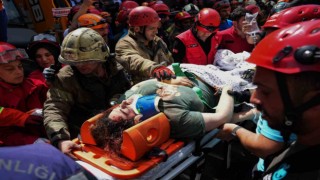 Küçükçekmecede çöken binadan 1 yaralı daha çıkarıldı