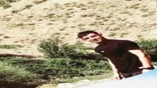 Küçükçekmecede sokakta yürüyen genç silahlı saldırıda ağır yaralandı