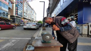 Kurban Bayramı öncesi bıçak bileyicilerinin yoğun mesaisi