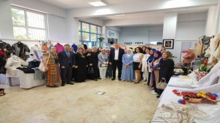 Kursiyerler eserlerini sergiledi