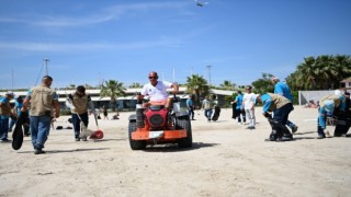 Kuşadası halk plajlarına bayram dokunuşu