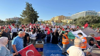 Kuşadasında halk Filistinin özgürlüğü için yollara döküldü