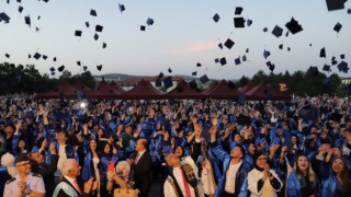 Kütahya Dumlupınar Üniversitesinde mezuniyet heyecanı