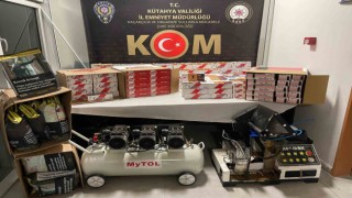 Kütahyada 19 bin adet içi dolu makaron, 19 kilogram kaçak tütün ele geçirildi