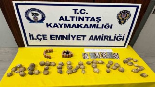 Kütahyada 6 yıl önceki uyuşturucudan ölüm olayıyla ilgili gözaltına alınan 3 kişiden 1i tutuklandı