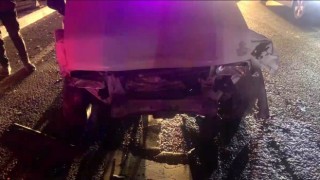 Kütahyada minibüs ile otomobil çarpıştı: 1 yaralı