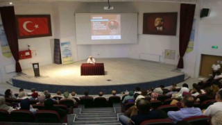 Kütahyada Modernliğin Dayatmaları Karşısında Özgün Bir İnsan Tasavvuru İnşa Etmek konulu konferans