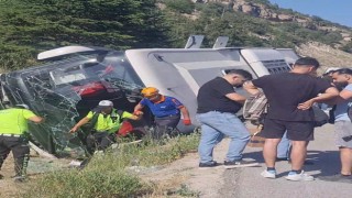 Kütahyada yolcu otobüsü devrildi: 3 yaralı