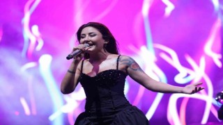 Likya Kaş Kültür ve Sanat Festivalinde Melek Mosso rüzgarı esti