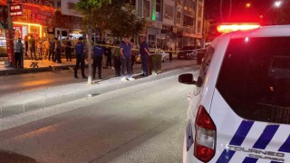 Lokantada yemek yiyen husumetlilerine kurşun yağdırdı: 3 yaralı
