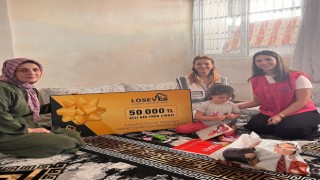 LÖSEV'den Kanserle Mücadele Eden Ailelere 50 Bin TL'lik Yardım Çeki