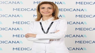 Makyaj yaparken göz sağlığına dikkat edin