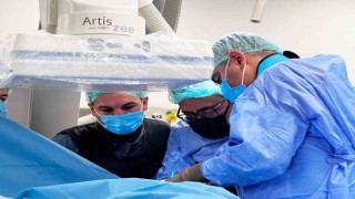 Manisa Şehir Hastanesinde kalbe ameliyatsız operasyon