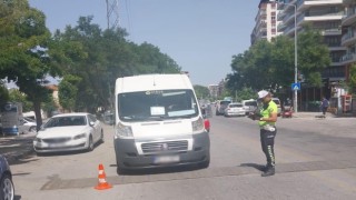 Manisada 4 işçi servisi trafikten men edildi