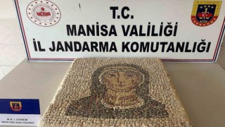 Manisada Geç Roma Dönemine ait mozaik ele geçirilerek müzeye teslim edildi
