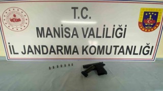 Manisada şüpheliden ruhsatsız tabanca çıktı