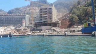 Marmaristeki otel inşaatı, deniz dolgusu iddiasıyla mühürlendi