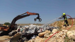 Mersinde sanayi sitesinde çıkan yangın büyümeden söndürüldü