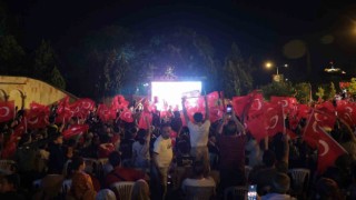 Milli coşkuyu hep birlikte yaşadılar
