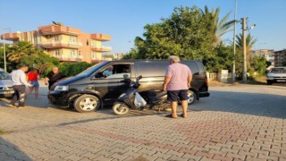 Minibüs ile motosiklet çapıştı: 1 yaralı
