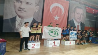 Minik tenisçilerden büyük başarı