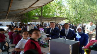 Miniklerin geleceğe yönelik tasarladıkları projeler sergilendi