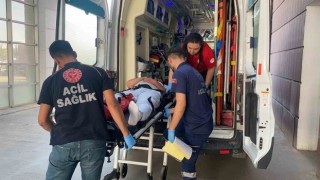 Motosiklet ile otomobil çarpıştı: 1 yaralı