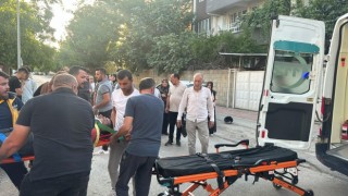 Motosiklet ile otomobil çarpıştı: 1i ağır 2 yaralı