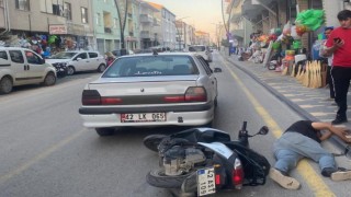 Motosiklet otomobile çarptı: 1 yaralı