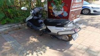 Motosiklet otomobile çarptı: 1 yaralı