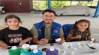 Muğlada gönüllü gençler minik kalplere dokundu