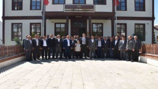 Muhtarlar hizmet için maaş promosyonlarının yarısını bağışladı