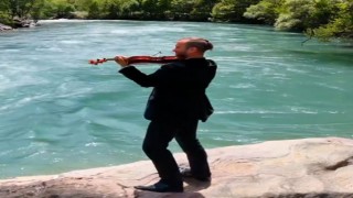 Munzur Çayı'nda Müzik Sesi Yankılanıyor