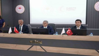Niğdede bireysel sulama projeleri onaylanan üreticilere temsili çekleri verildi