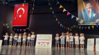 Nilüferli miniklerin yılsonu gösterisi tam not aldı