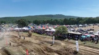 Off-Road aracı, takla attıktan sonra yarışa devam etmeye çalıştı