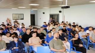 Öğrenciler, deneyimli isimler bir araya gelmeye devam ediyor