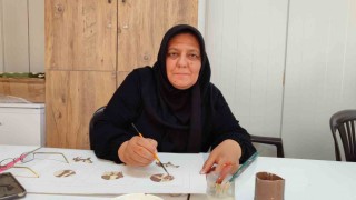 Okulu bırakan oğlunu motive etmek için 5 çocuklu anne üniversite okumaya başladı