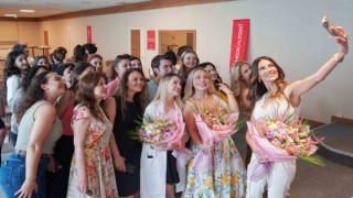 Op. Dr. Özer: Her kadının kansere karşı yılda bir Smear Testi yaptırması şart