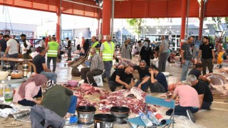 Osmangazide kurbanlıklar hijyenik ortamlarda kesildi